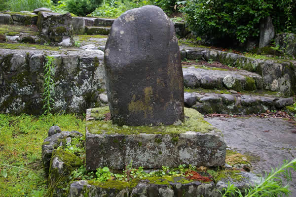 塔婆原草木塔